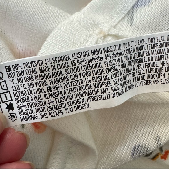 ✨3/$20✨ Forever 21 White Floral Long Sleeve Knit Top with Front Tie.  NWT. Small - Picture 6 of 9